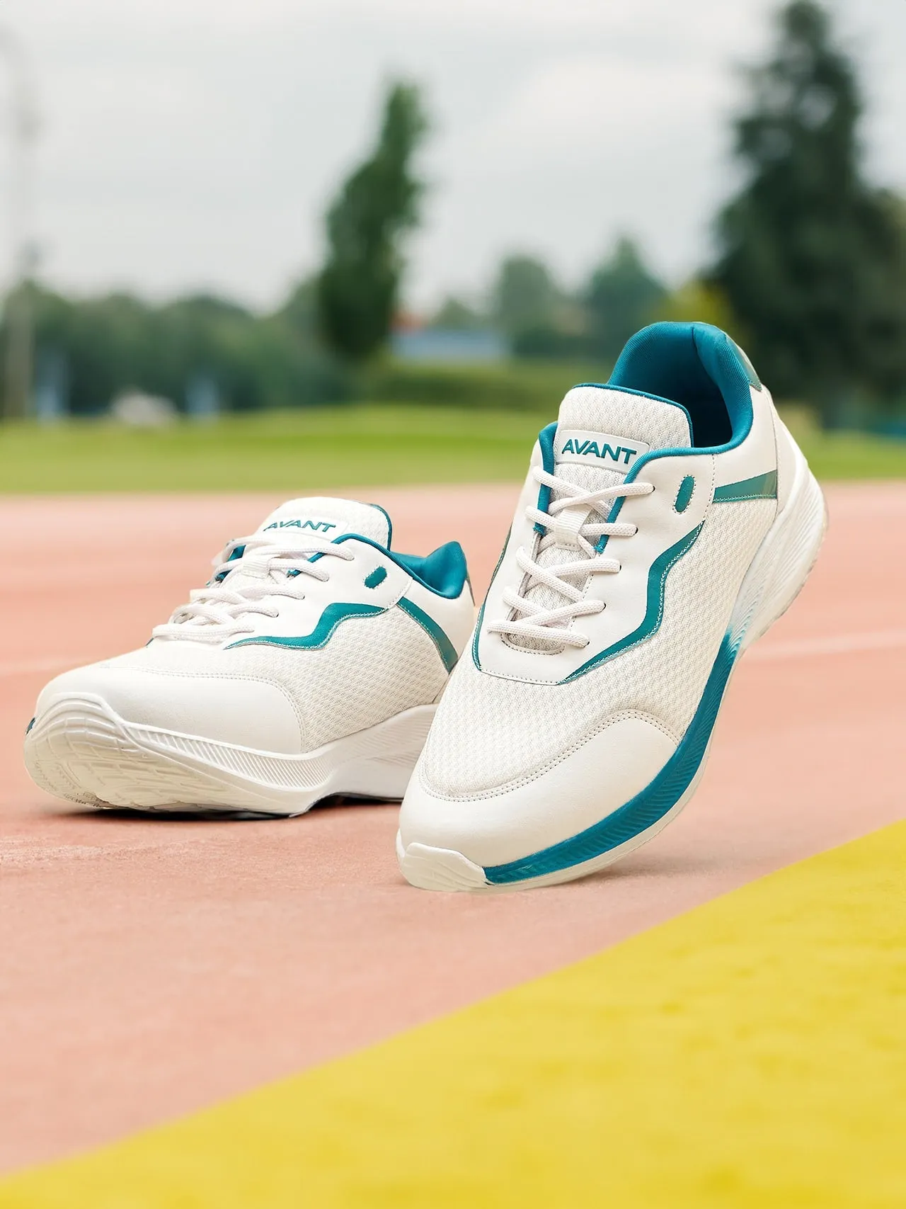 AVANT Men's Softride Walking Shoes-White