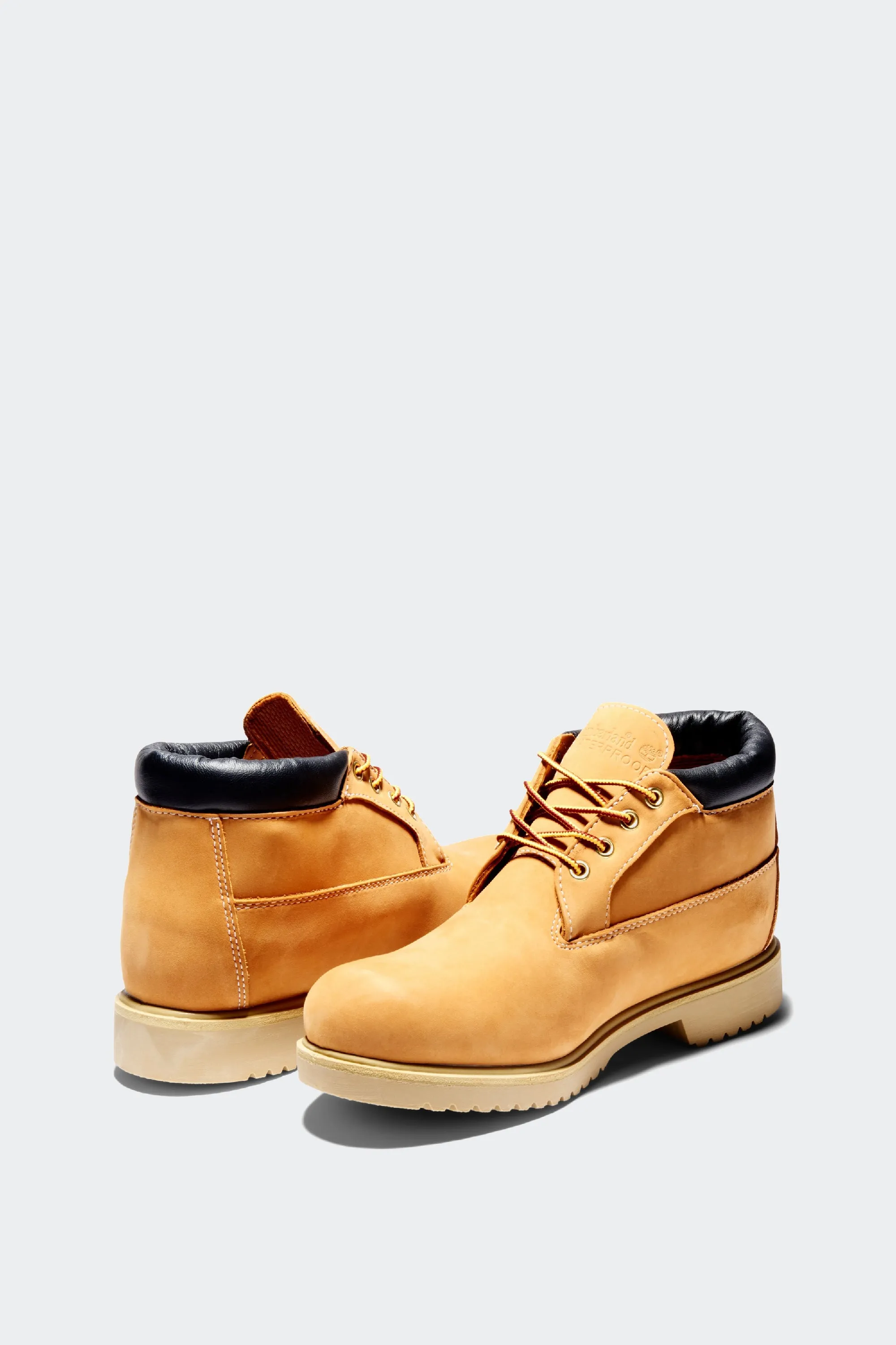 CHUKKA BOOTS
