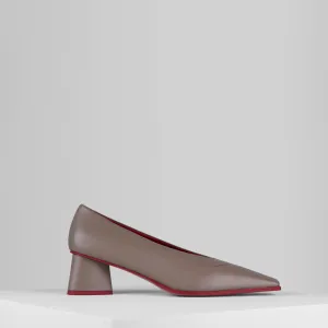 Spacco Pumps in Taupe