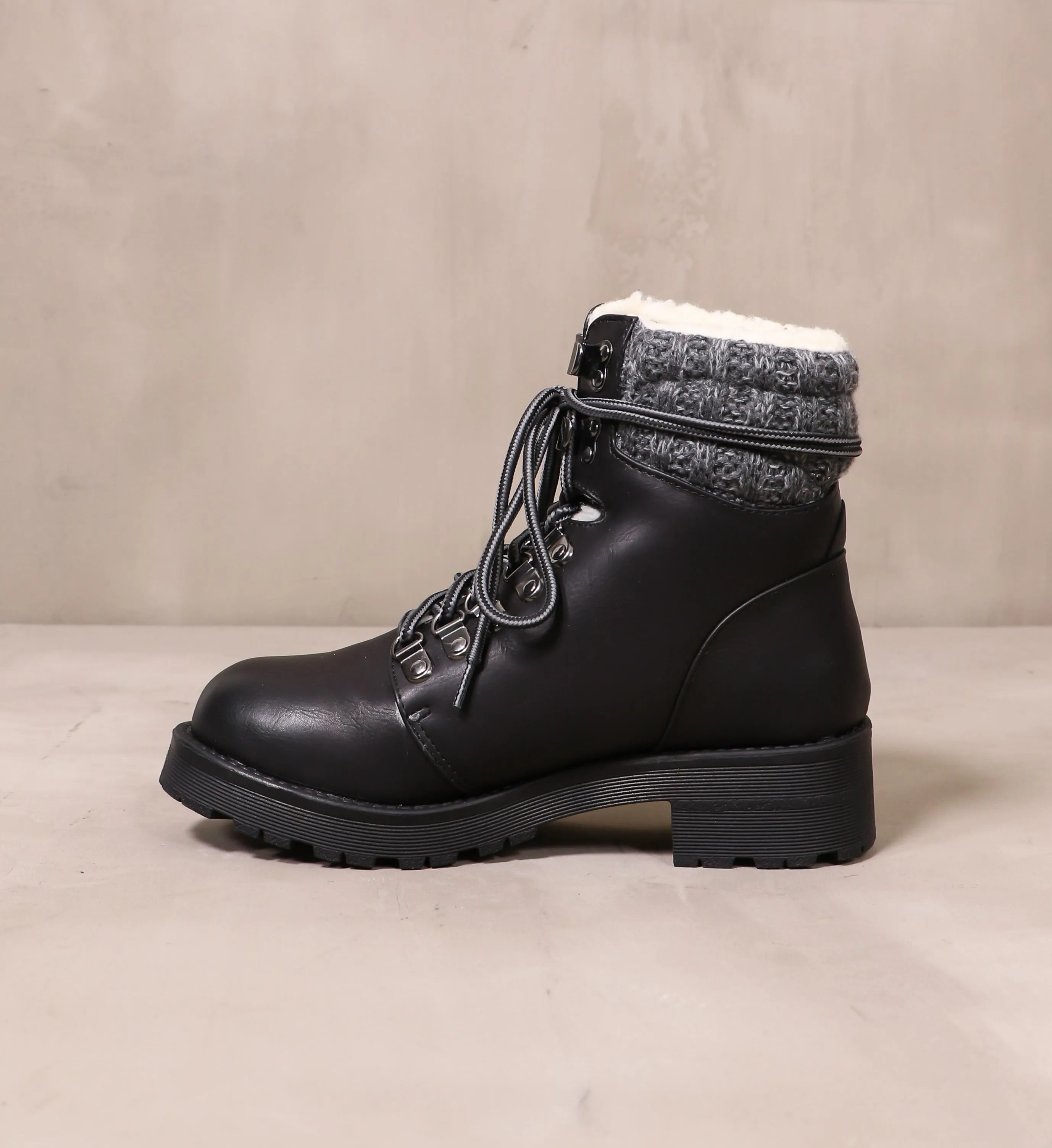 SWEATER TOGETHER BOOT