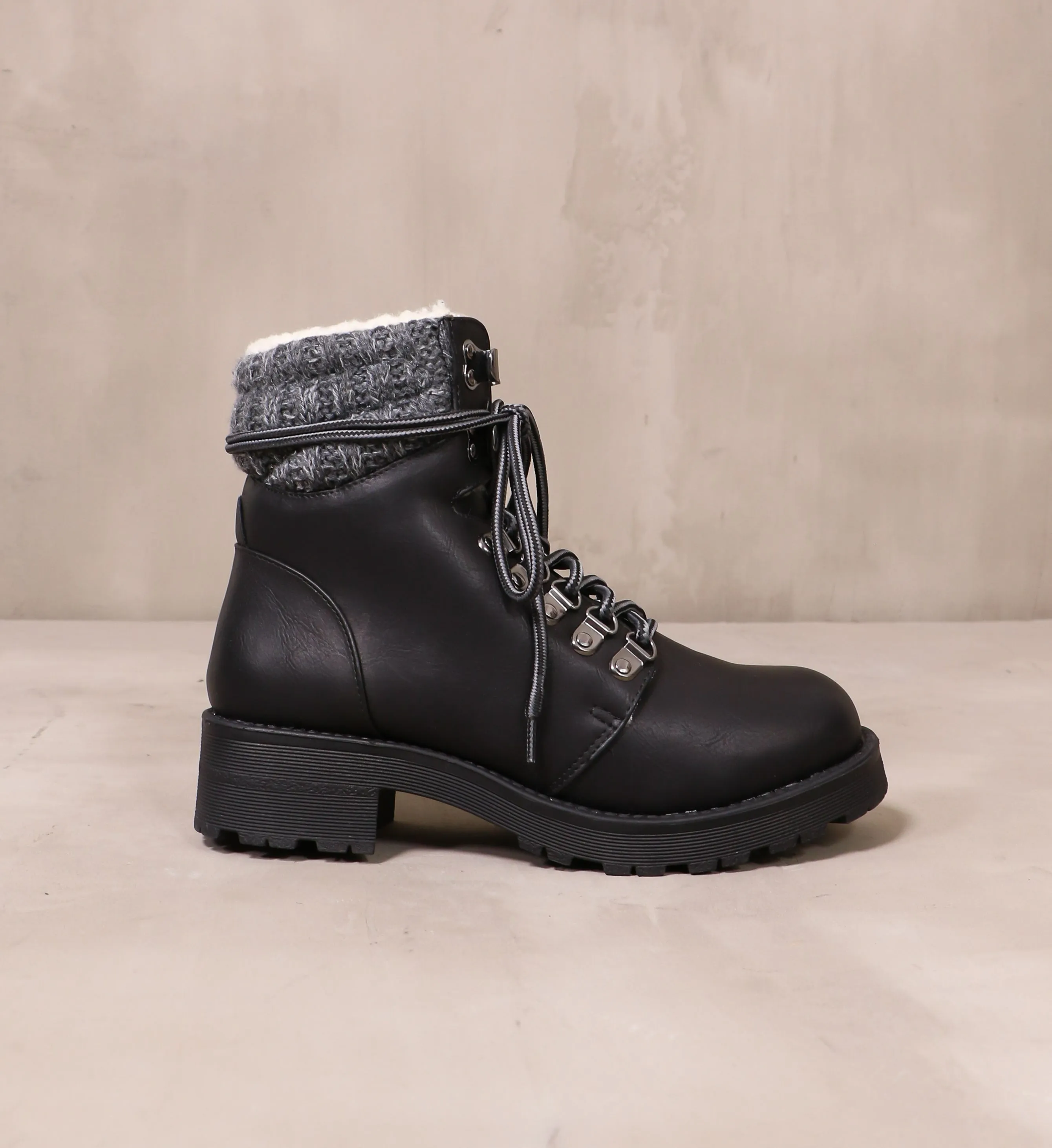 SWEATER TOGETHER BOOT