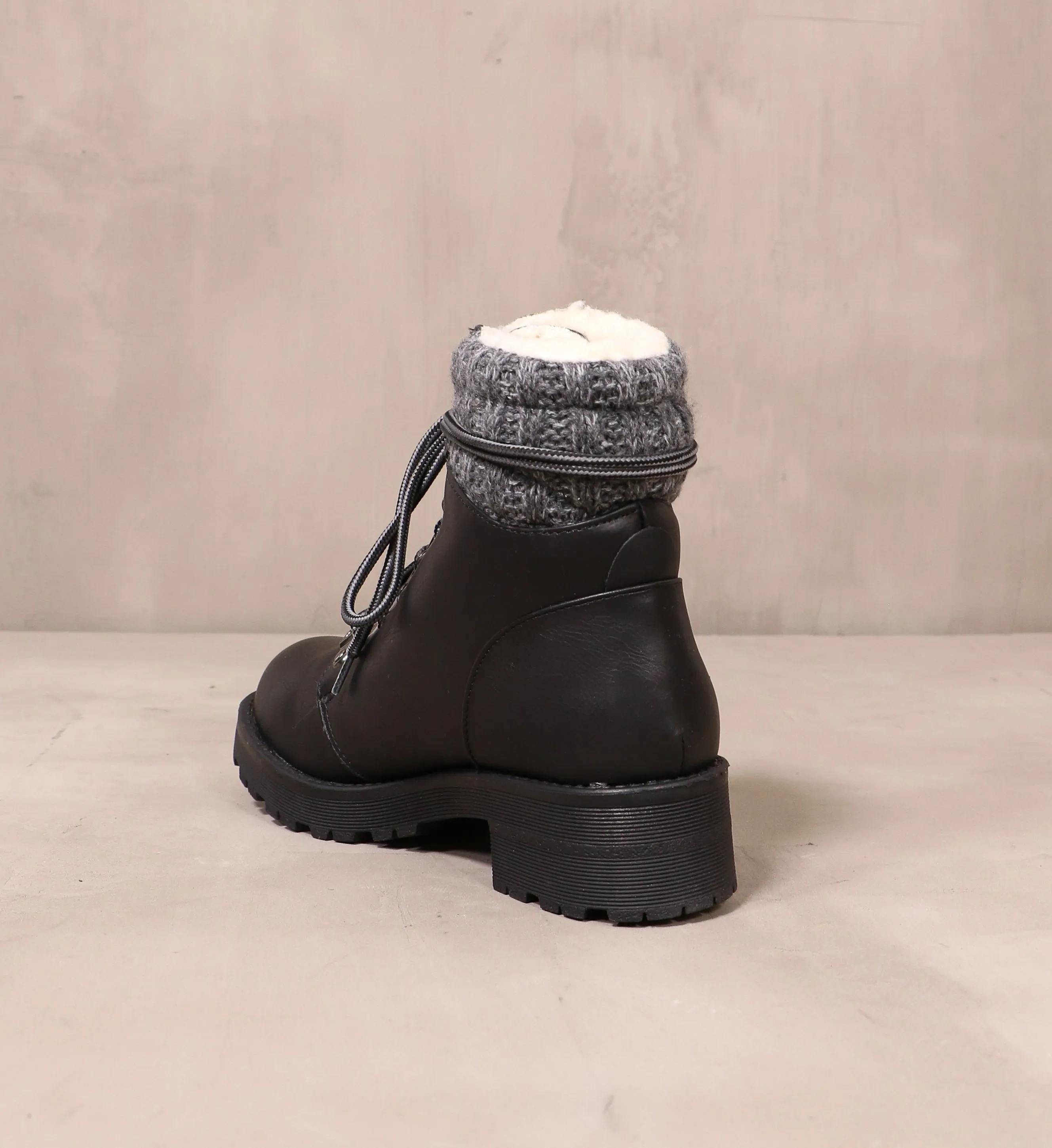 SWEATER TOGETHER BOOT