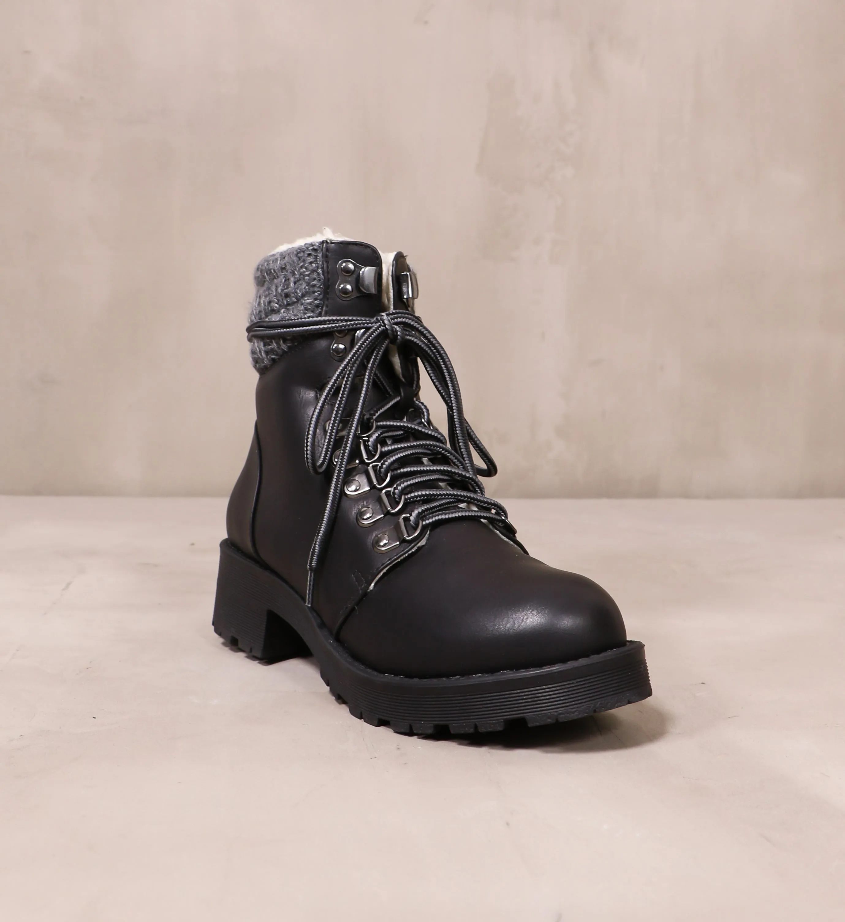 SWEATER TOGETHER BOOT