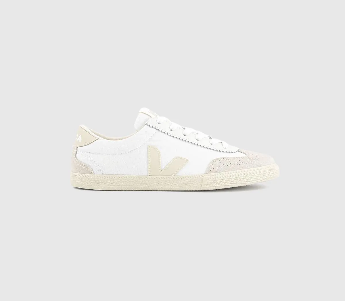 Veja Volley White Pierre F Uk Size 5