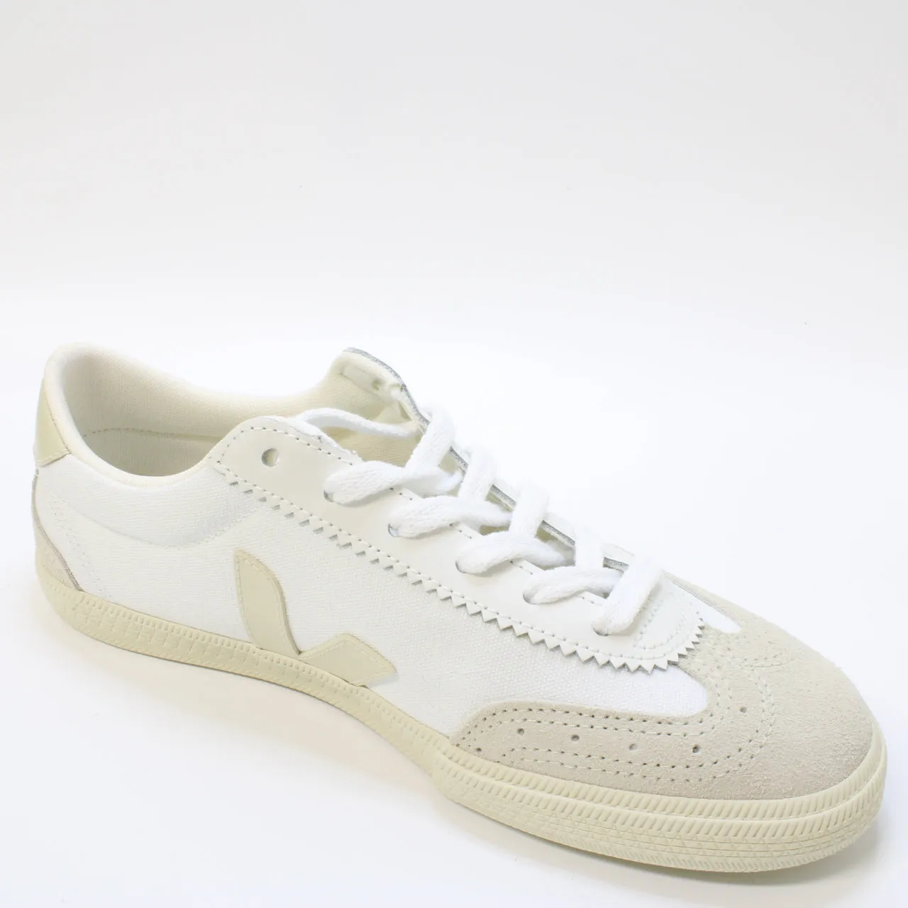 Veja Volley White Pierre F Uk Size 5