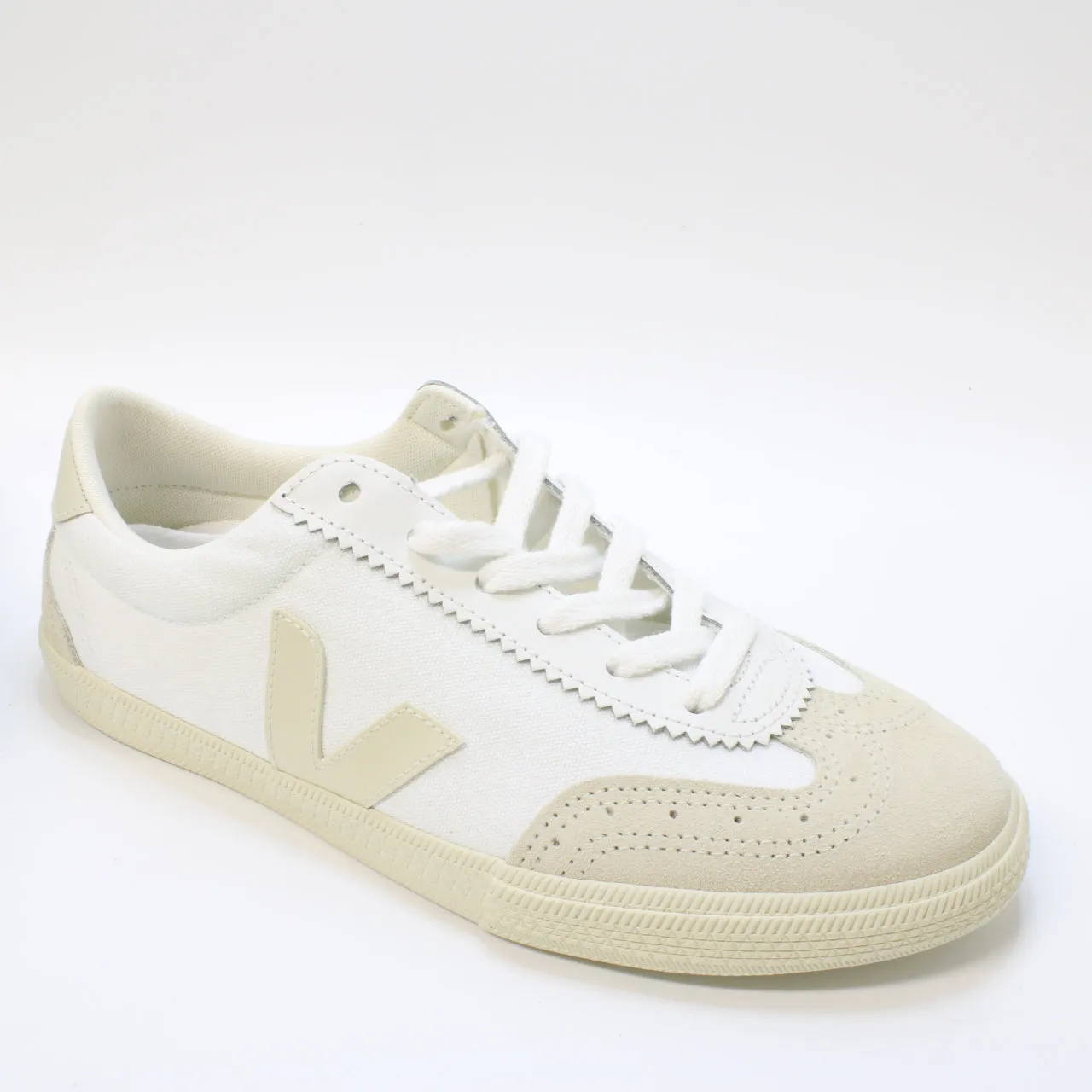 Veja Volley White Pierre F Uk Size 5
