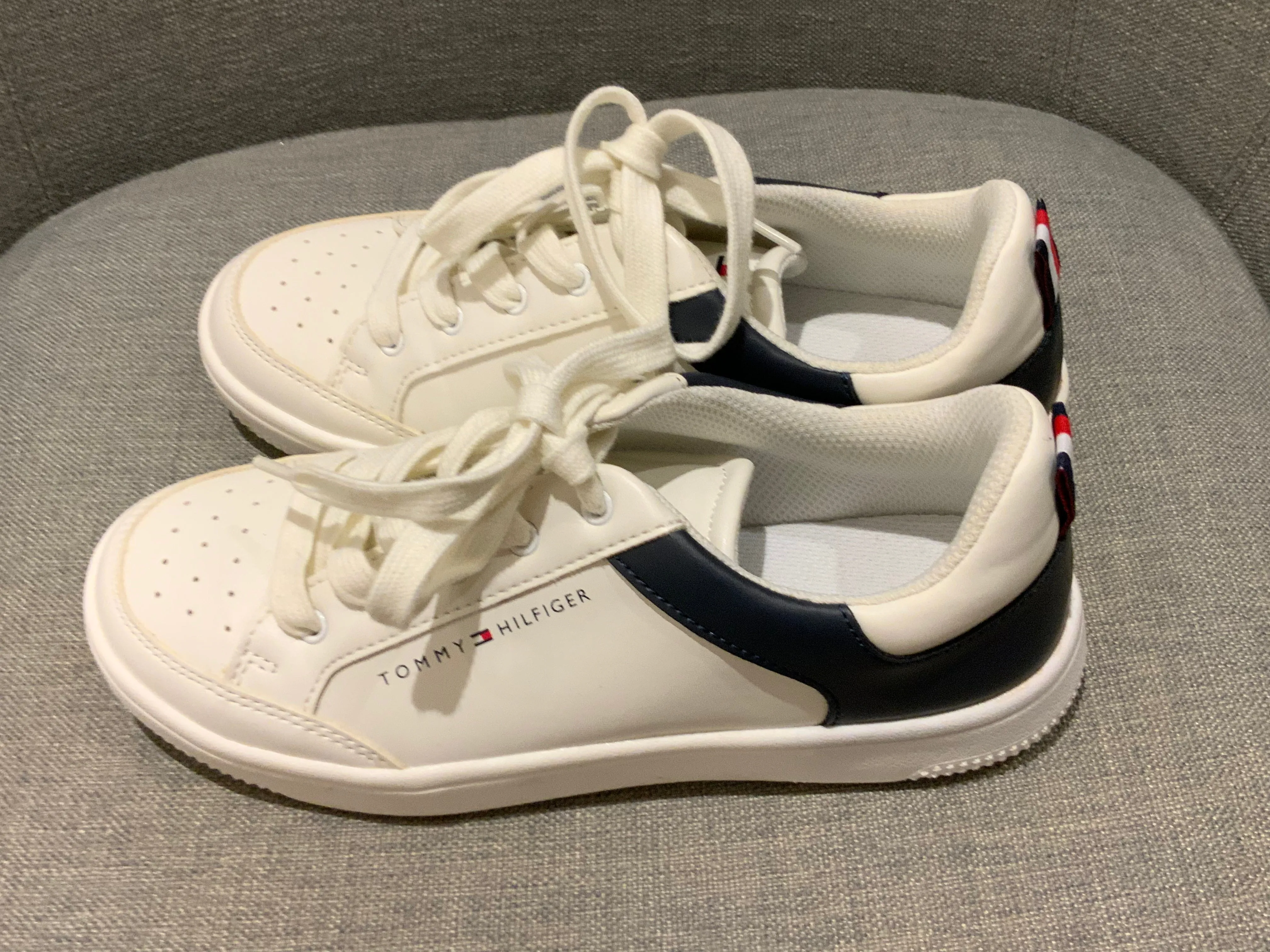 Woman's Sneakers & Athletic Shoes Tommy Hilfiger Laguna Trainers Size 35 UK 2 ladies